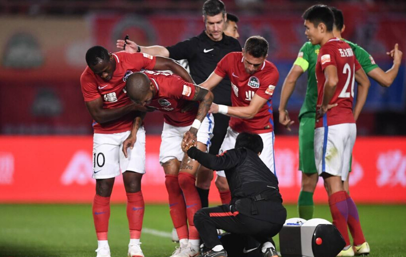  尼姆保级生死战，全队拼尽全力扳平强敌