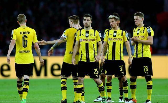  莱比锡红牛客场逆袭，三球大胜重塑争冠格局