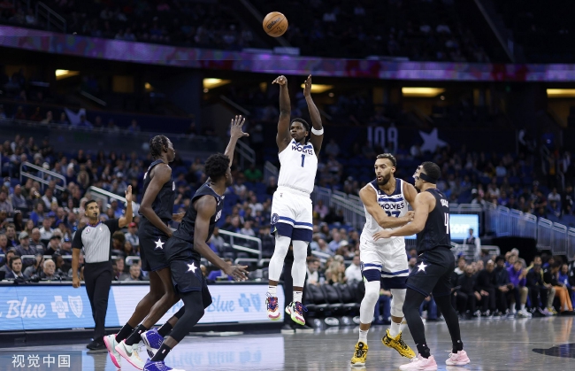 爱德华兹三分命中率超六成，森林狼外线发威大胜雷霆抢占卡位战